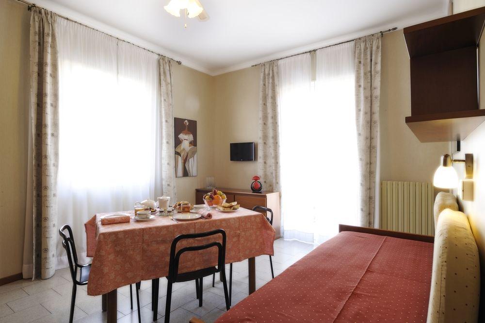 Residence San Marco Suites&Apartments Алассио Экстерьер фото