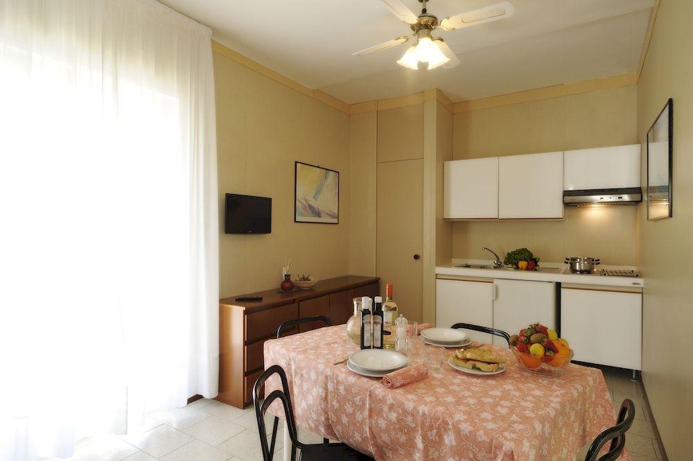 Residence San Marco Suites&Apartments Алассио Экстерьер фото