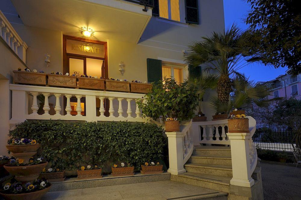 Residence San Marco Suites&Apartments Алассио Экстерьер фото
