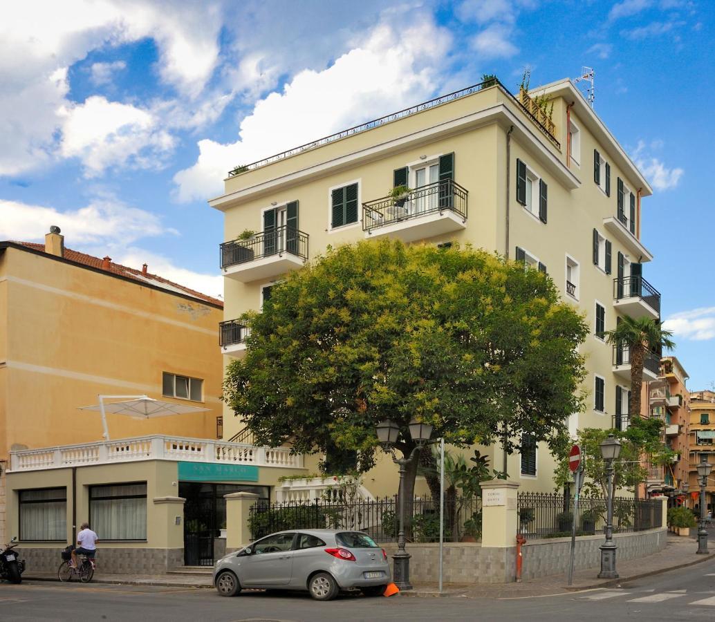 Residence San Marco Suites&Apartments Алассио Экстерьер фото